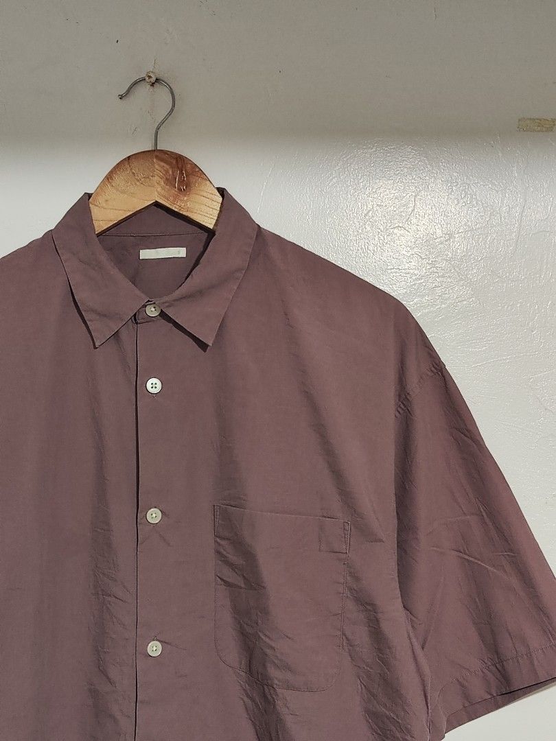 GU button shirt (Category: Tshirts & Polo Shirts ) located in Baguio. Submitted by damit_pang_tao (Listing ID 1444922902, Image 2). Description: small on tag, boxy fit S-L pwede.
