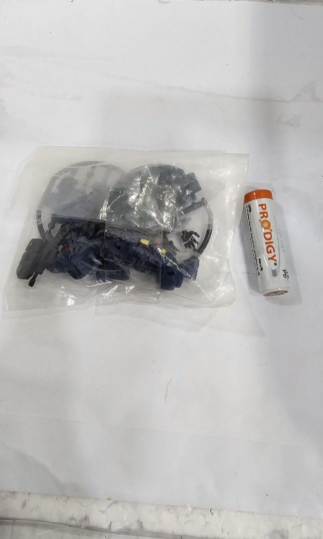 Gundam Gashapon RGM 79Q GM Quel (Category: Gundam & Model Kits) located in Baguio. Submitted by bitsbaguio (Listing ID 1445006277, Image 3). Description: - Rare Unbuilt Gundam Gashapon Model kit - All parts are unbuilt and ready for assembly - Please check photos for the exact contents included.