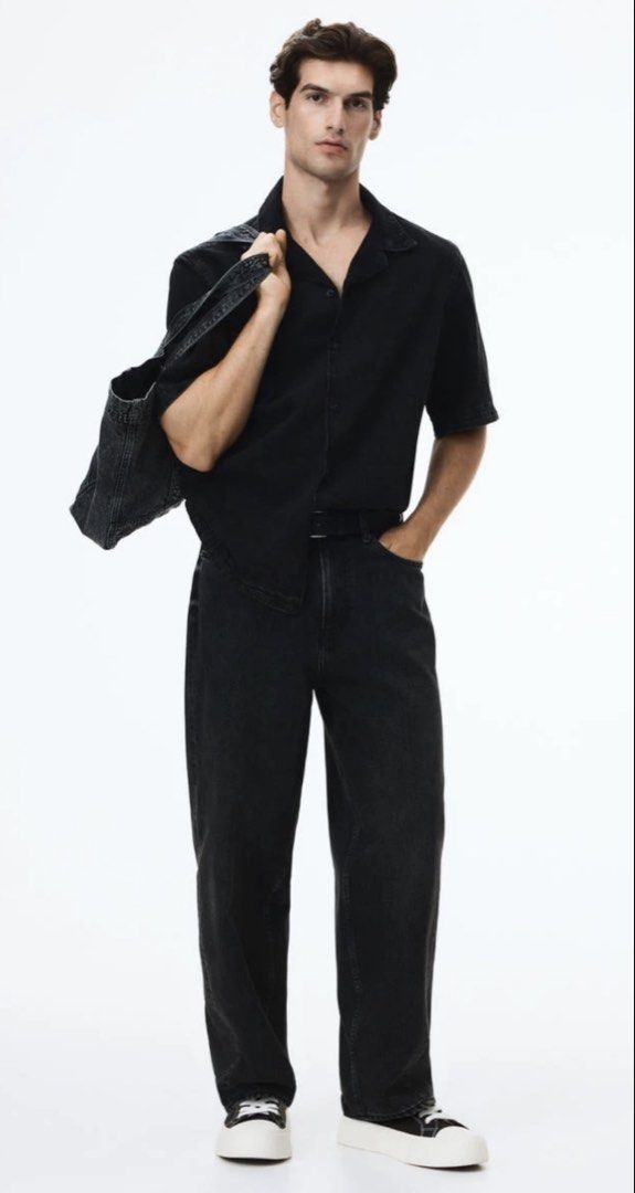 H&M Barrel Loose Jeans Black (Category: Jeans) located in Quezon City. Submitted by reekoooo (Listing ID 1445032464, Image 1). Description: H&M Barrel Loose Jeans Color: Black Size: 29/30 Bought online last January 6. Only worn once and gained weight shortly after so it no longer fits me. .