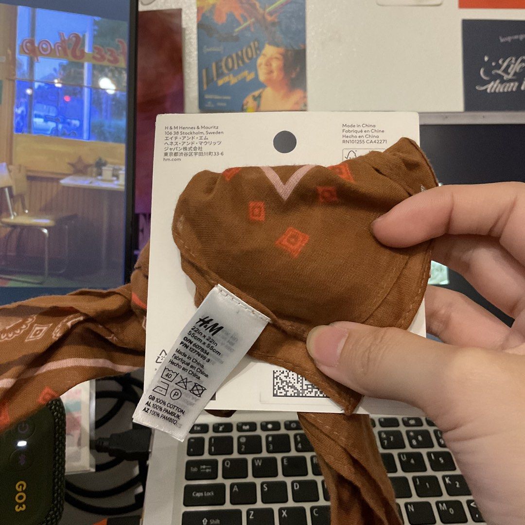 H&M Patterned Cotton Scarf Rust Brown 55x55cm (Category: Scarves) located in Taguig. Submitted by _handydandy (Listing ID 1444990243, Image 3). Description: - bought for new - never used it - large enough to be styled as a head bandana - no flaws; comes with the original tag and hanger - Brand: H&M - Color: Rust Brown - Pattern: Geometric - Material: 100% Cotton - Size: 55x55cm - Style Tip: A great accessory to elevate any outfit, wear it in mult