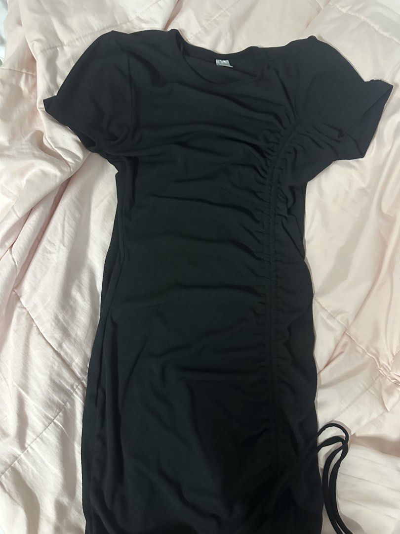H&M Ruched Bodycon Dress (Category: Dresses) located in Manila. Submitted by ysavee (Listing ID 1444915648, Image 2). Description: fits xs - medium .