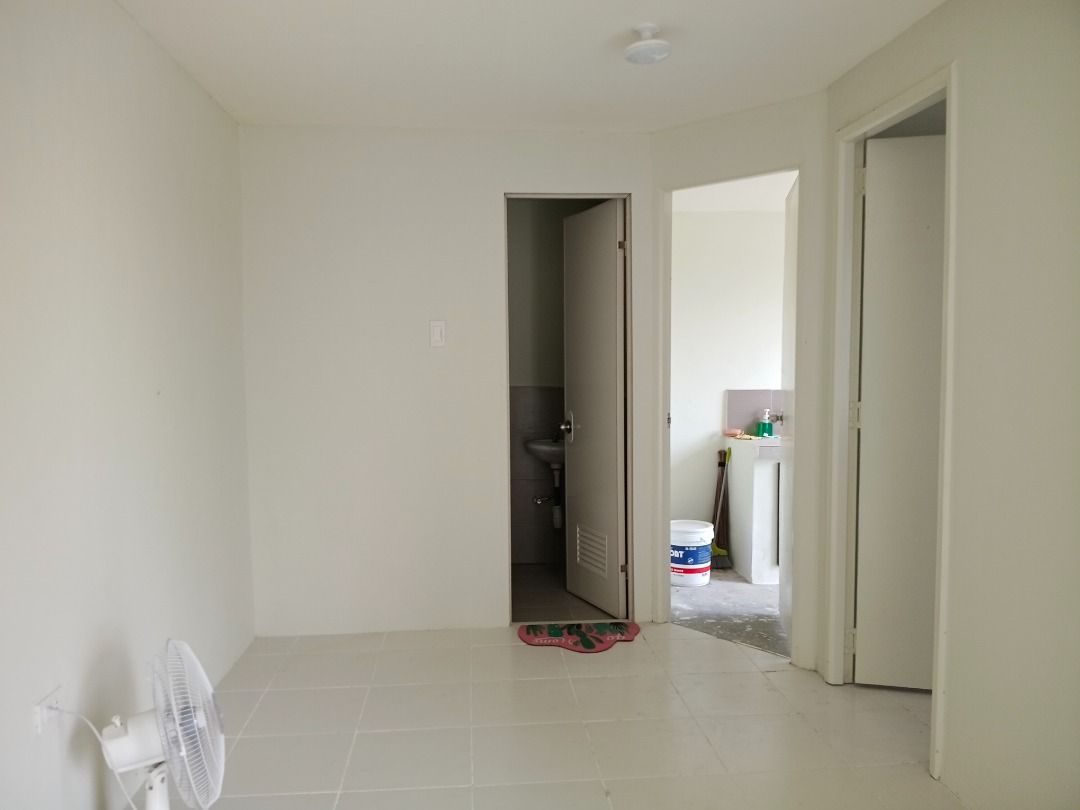 House for Rent (Category: Apartments & Condos) located in Quezon City. Submitted by carms10 (Listing ID 1444997471, Image 2). Description: I. PROPERTY OVERVIEW Property Type: Row House (End Unit) Lot Area: 102 Square Meters (Premium/Extra Lot) Floor Area: Approx. 33 sqm Key Features: End Unit with extra natural light and ventilation, Spacious yard/land area II. TERMS Preferred Tenant: Professionals, small families, or employees within the Mexico/