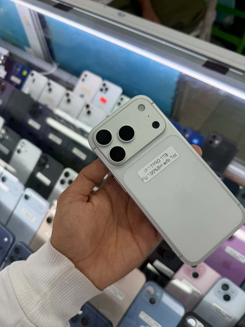 Iphone 17 Pro 1TB FU NTC 100% BH (Category: iPhone 17 Series) located in San Juan City. Submitted by keannagadgetph (Listing ID 1444990662, Image 2). Description: Available for today's. IPhone 17pro 1tb 100% bh Factory unlock Makinis Orig box Ntc approved Accepting swap / Trade in / installment / walk in For fast transaction 09777177470 look for alyanna Fb page : javeds gadget shop.