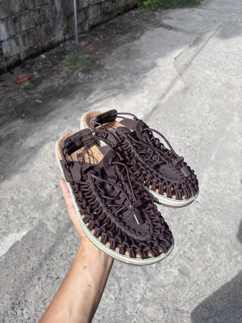 Keen Uneek ll Convertible Java Java. (Category: Slippers & Slides) located in Bacoor. Submitted by jewa333 (Listing ID 1445012019, Image 2). Description: Keen Uneek ll Convertible Java Java. Size 6.5 US Mens 24.5cm 8 US Women’s 24.cm Pristine Condition Issue: None 🏷️2,500 only. Ganda nito as in! ——————————————- Product Description 👇🏻 Sandal or slide, you decide. The original open-air sneaker sandal is more adaptable than ever with an easy-to-c