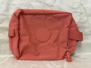 （分類：）位於 。 由 grendaline 提交（商品編號 1444978928，圖片 1）。簡介： 。