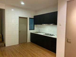 (Category: ) located in . Submitted by dcabinetstudio100 (Listing ID 1444924015, Image 1). Description: .