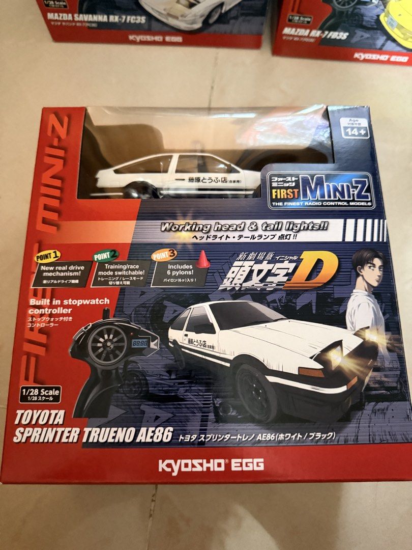 Kyosho Mini-Z Initial D AE86 遙控車 （分類：遙控玩具）位於 Hong Kong。 由 k3yf4 提交（商品編號 1444928848，圖片 1）。簡介： 呢架係Kyosho Mini-Z Initial D 嘅AE86遙控車，1/28 比例。有埋頭燈尾燈功能，仲有埋計時器控制器。可以訓練同比賽模式切換，送埋6個標誌筒。送禮自用都一流。。