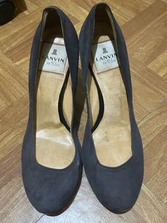 (Category: ) located in . Submitted by HelloAnn_Closet (Listing ID 1444973007, Image 1). Description: .