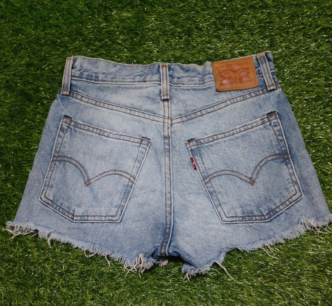Levi's High Rise Wedgie Short (Category: Shorts) located in Cebu City. Submitted by deadjay84 (Listing ID 1444872272, Image 3). Description: Levi's High Rise Wedgie Short - Light blue wash -Leather patch - Distressed details and frayed hem - Button fly closure - Size: 26 on tag - Ideal for casual wear Pls see photos for details Cebu loc add shipping.