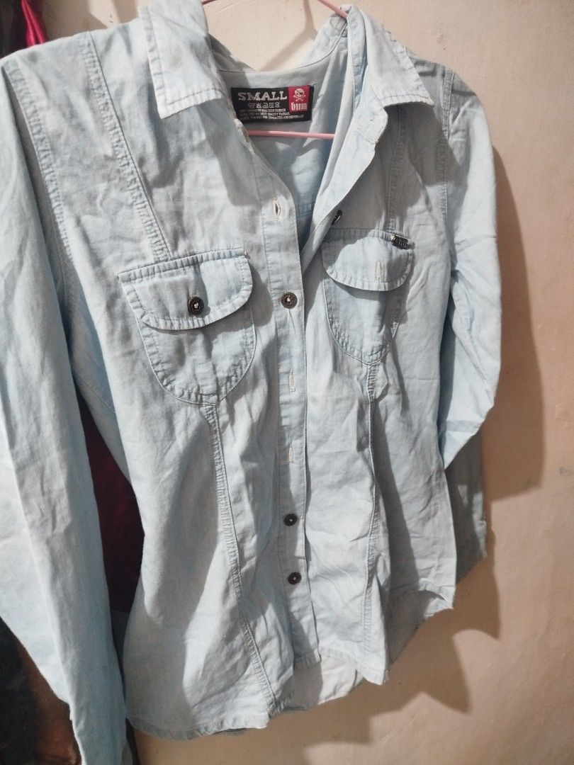 Bum Light Blue Denim Long Sleeve Shirt (Category: Tshirts & Polo Shirts ) located in Caloocan City. Submitted by sunrizel (Listing ID 1444971939, Image 2). Description: - Light blue denim shirt - Long sleeves with button cuffs - Two chest pockets with button closures - Button-up front - Tag size: Small - Ideal for casual wear or layering - Missing two buttons, hence the price reduction 📦 ships from North Caloocan 🧾 Maya or bank transfer (Gotyme