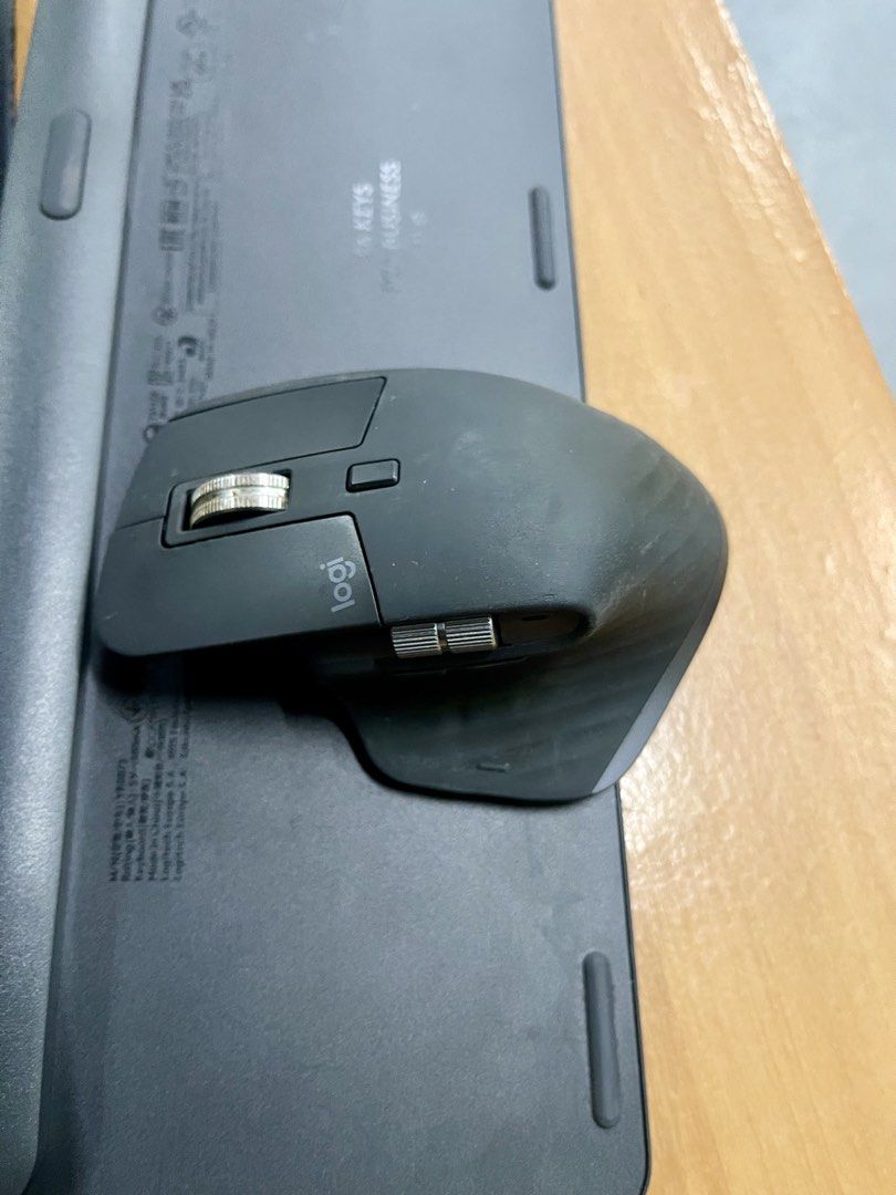 Logitech keyboard487685645015470083