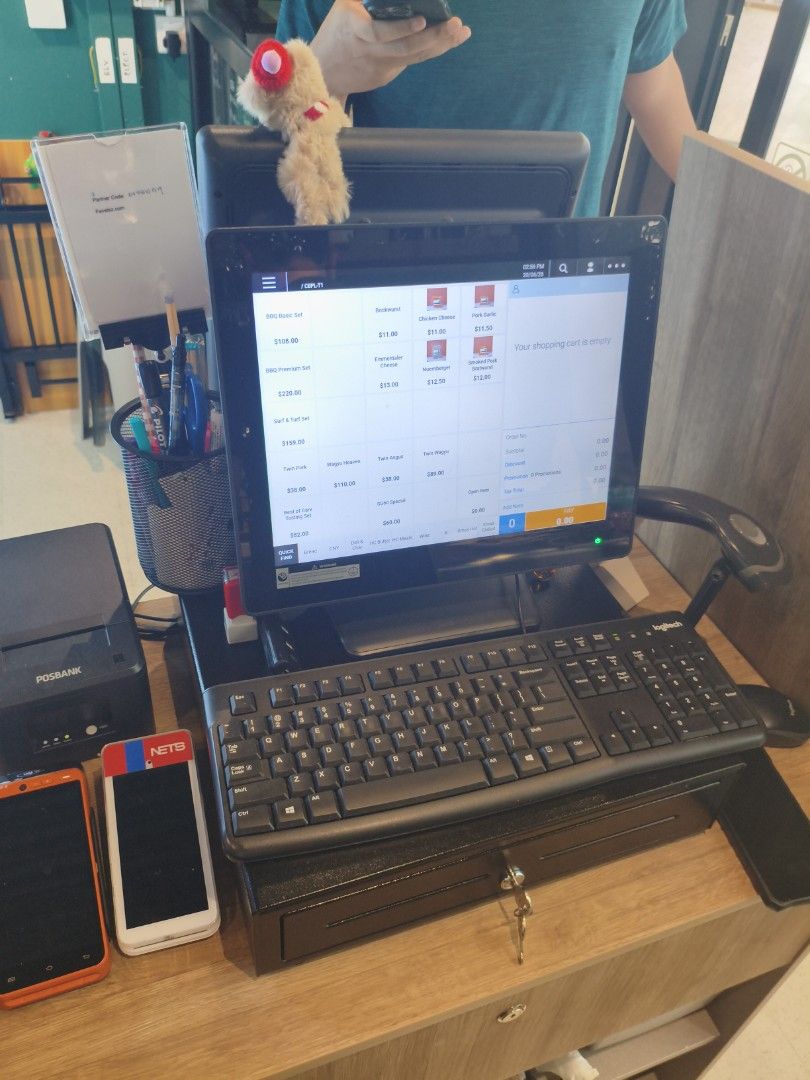 Logitech Keyboard and POS System with Receipt Printer487445464110213120