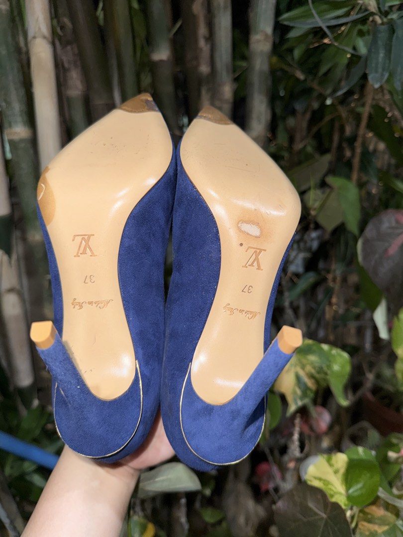 Louis Vuitton Suede Pointed Toe Heels Navy Blue Size 37 (Category: Heels) located in Manila. Submitted by francisstein (Listing ID 1444985965, Image 2). Description: ⭐️ Louis Vuitton blue suede pointed-toe pumps ✅ Navy blue suede material ✅ Elegant pointed toe design ✅ Size: 37 ✅ Made in Italy ⛔️ We cannot confirm the authenticity of the shoes, as they were given to us and no receipt or proof of purchase was provided. ⛔️ The shoes do have laces; 
