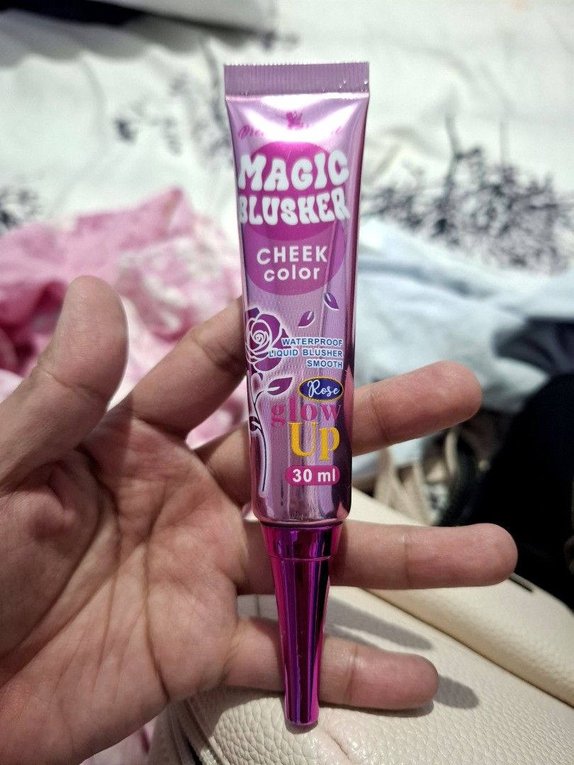 Magic Blusher Cheek Color White -> Pink bundle (Category: Makeup) located in Quezon City. Submitted by ana-chan (Listing ID 1445027409, Image 2). Description: Magic Blusher by TEN TWENTY! Changes from white to pink with your body heat. Waterproof, smooth, and gives a natural glow. Includes a cute pink mirror and brush..