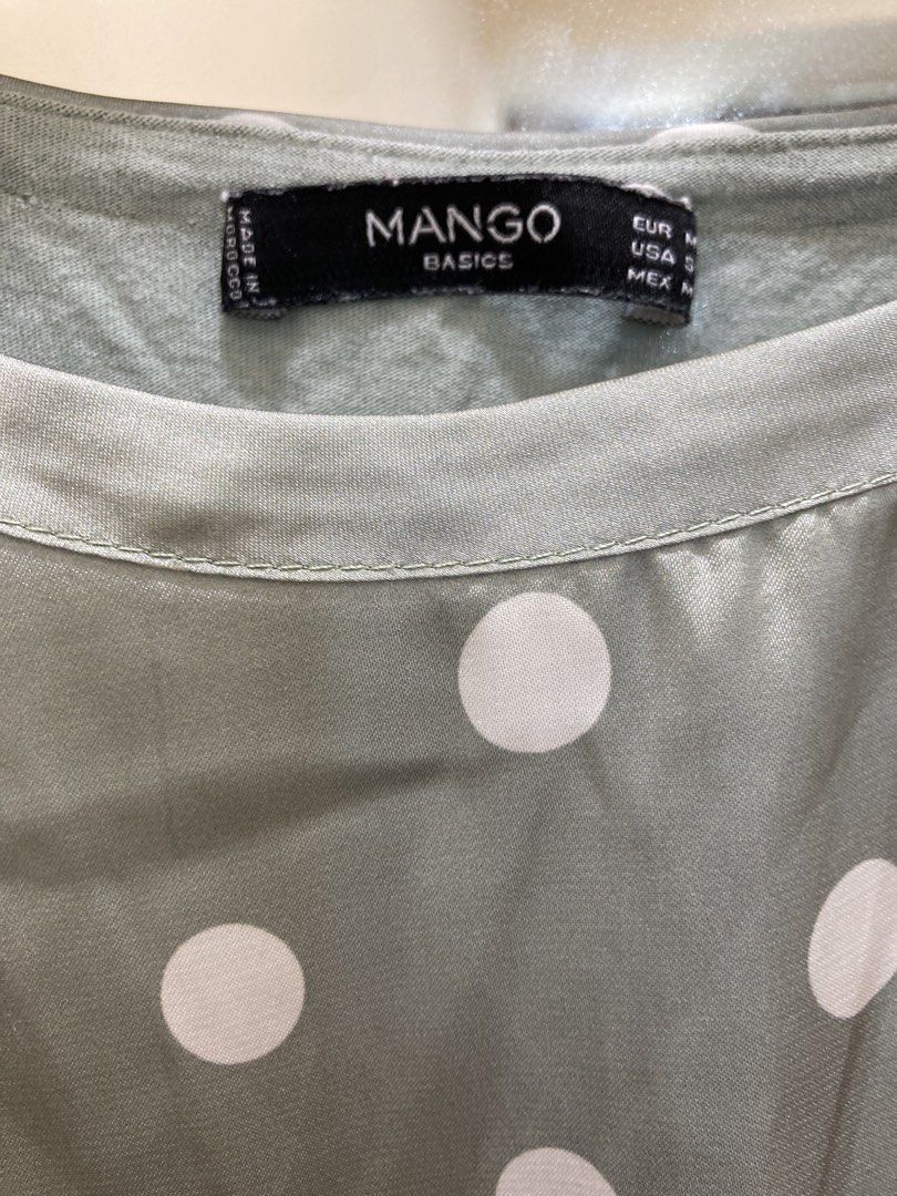 Mango top （分類：T-shirt）位於 Hong Kong。 由 lovelittlec 提交（商品編號 1444942821，圖片 2）。簡介： 。