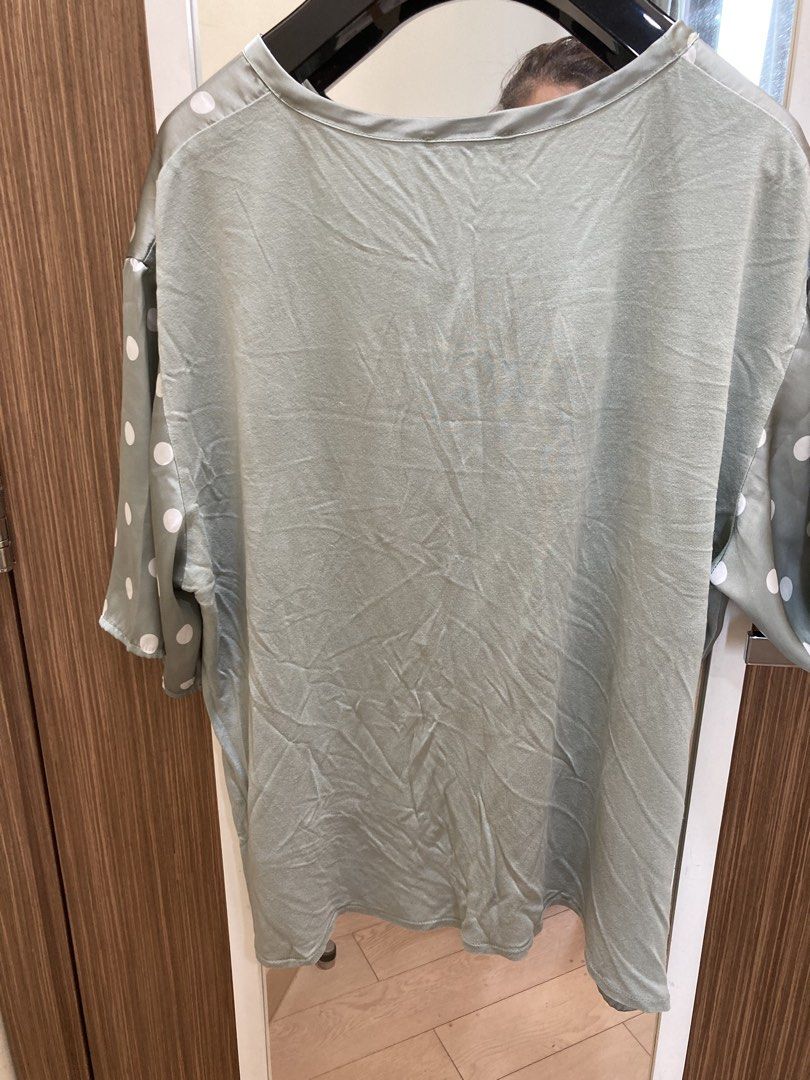 Mango top （分類：T-shirt）位於 Hong Kong。 由 lovelittlec 提交（商品編號 1444942821，圖片 4）。簡介： 。