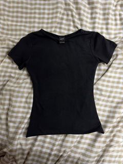 (Category: ) located in . Submitted by closetclearout.yat (Listing ID 1445004691, Image 1). Description: .