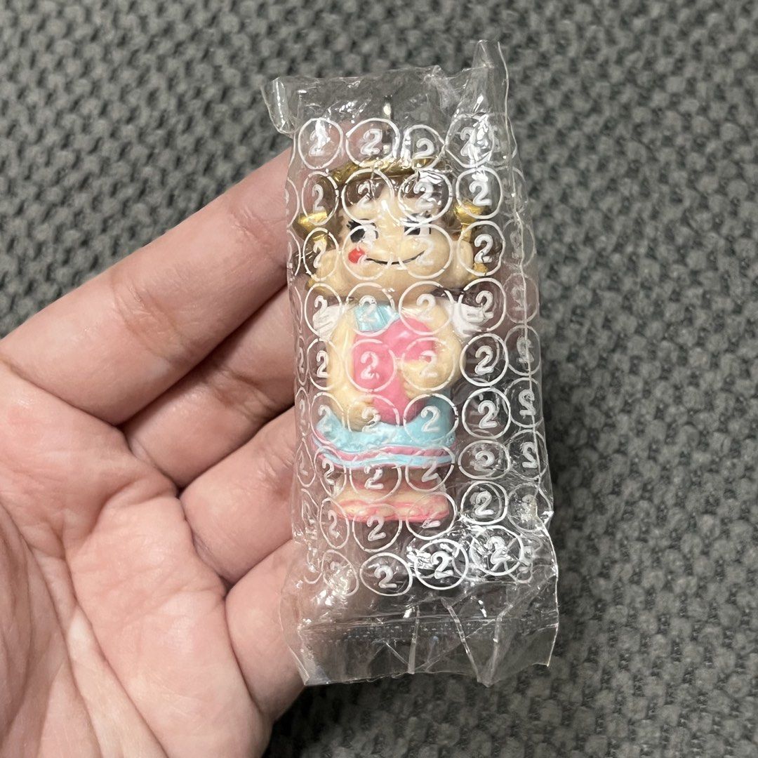 Mini Mini Peko chan Charm Fujiya Figure (Category: Designer & Blind Box Toys) located in Silang. Submitted by f4iry4rch1ve (Listing ID 1445009555, Image 2). Description: Mini Mini Peko chan Charm Fujiya Figure 150 php+ sf Condition: 10/10 Dimensions: view the pictures above -authentic -from Japan - actual photos Note: Colors may vary due to lighting Please message me for shipping and payment method....