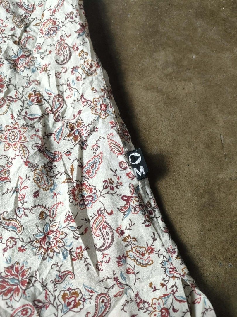Morgan De Toi Paisley Polo (Category: Others Tops) located in Angeles City. Submitted by josefernandez (Listing ID 1444998487, Image 3). Description: Morgan De Toi Paisley Design Polo Color May Vary Due To Lighting Size M on Tag Need Wash Only Mode Of Payment: Gcash Jnt Courier Dm For More Info 📥📥📥.
