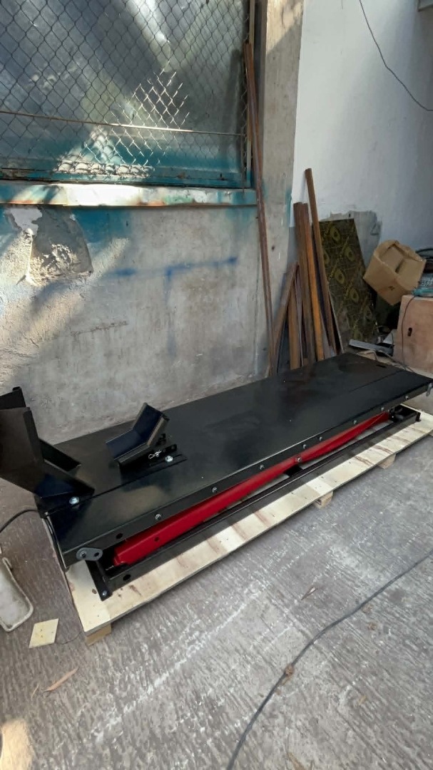 motorcycle lifter (Pneumatic type) Capacity: 1000kg weight: 300kg 220V ...