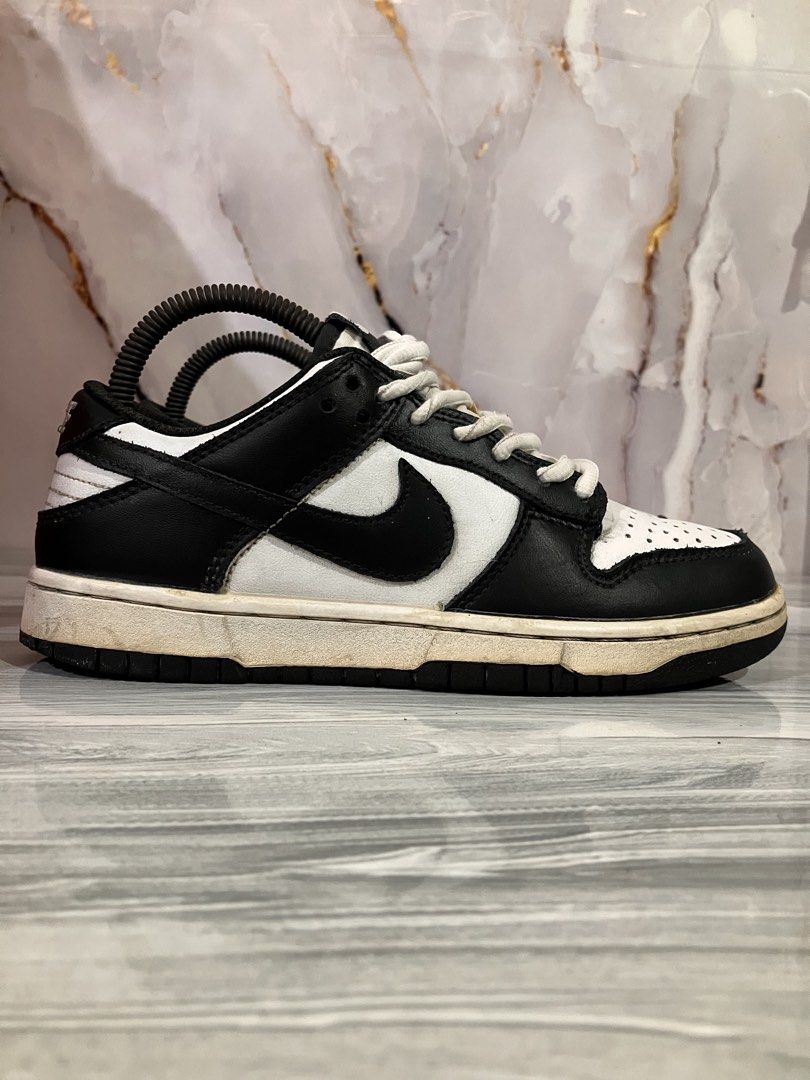 NIKE DUNK LOW PANDA SNEAKERS SIZE 6.5 MEN (Category: Sneakers) located in General Mariano Alvarez. Submitted by adonid (Listing ID 1444875989, Image 1). Description: NIKE DUNK LOW PANDA SNEAKERS ORIGINAL NIKE DUNK LOW PANDA SNEAKERS GOOD CONDITION NORMAL SIGN OF USAGE ONLY SIZE 6.5 MEN.