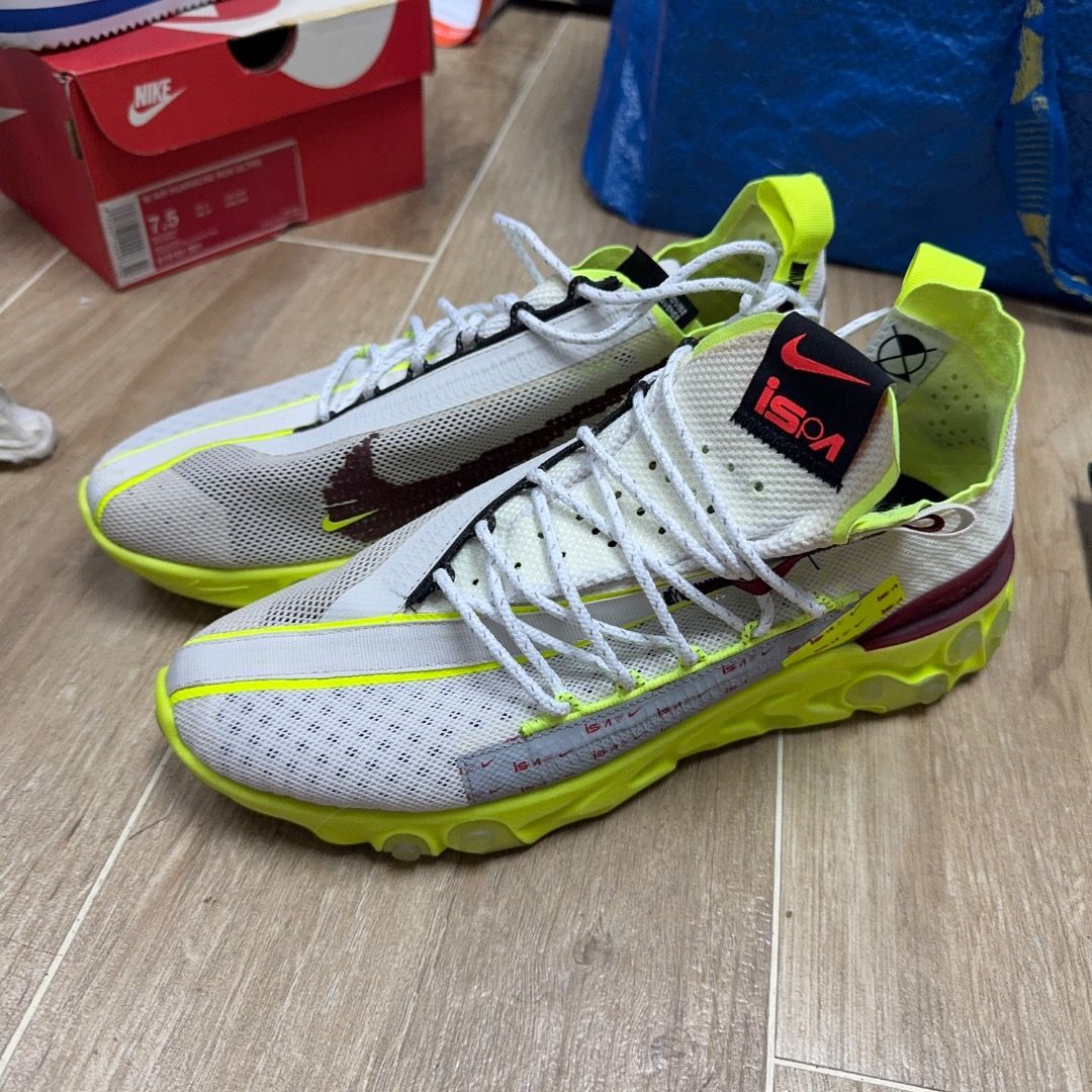 nike ispa react volt （分類：波鞋）位於 Hong Kong。 由 supremekickshk 提交（商品編號 1444937207，圖片 1）。簡介： us10 eur44。