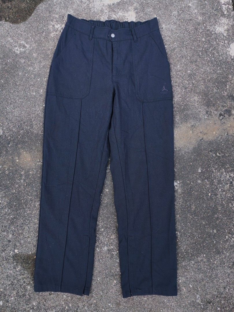 Nike Jordan Straight Leg Woven Pants (Category: Activewear) located in Kalibo. Submitted by relivethearchives (Listing ID 1444956828, Image 1). Description: Nike Jordan Straight Leg Woven Pants in Excellent Condition Size Large on tag DIMES Waist: 30 stretch up to 34 Length: 40 HEMS: 8 📍 Need Wash 📍 Minimal Lints.