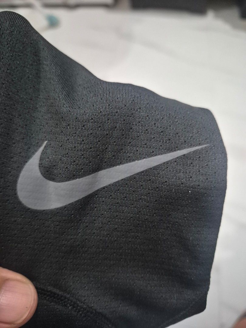 Nike Pro Hypercool Compression Tights Black Size L (Category: Activewear) located in Bulacan. Submitted by vince4593 (Listing ID 1445007141, Image 2). Description: - Nike Pro Hypercool Compression Tights - Color: Black - Size: L - Features advanced performance cooling fabric - Ideal for workouts and sports - Elastic waistband with striped pattern - Brand new with original tags attached.