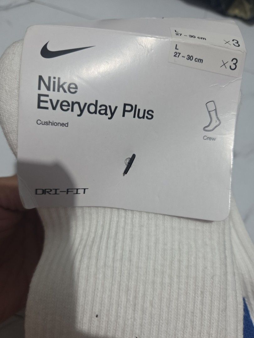 Nike White Long Socks 3pairs (Category: Socks) located in Manila. Submitted by anneclariceyanga (Listing ID 1444914989, Image 3). Description: Unused Rfs: Decluttering.