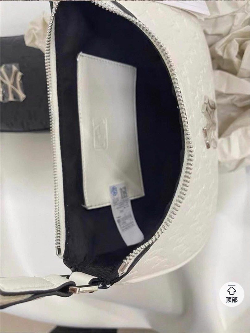 NY Hobo bag (Category: Shoulder Bags) located in Manila. Submitted by raya021 (Listing ID 1444930737, Image 3). Description: .