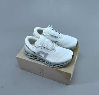 (Category: ) located in . Submitted by khai.uasneakers (Listing ID 1445025373, Image 1). Description: .