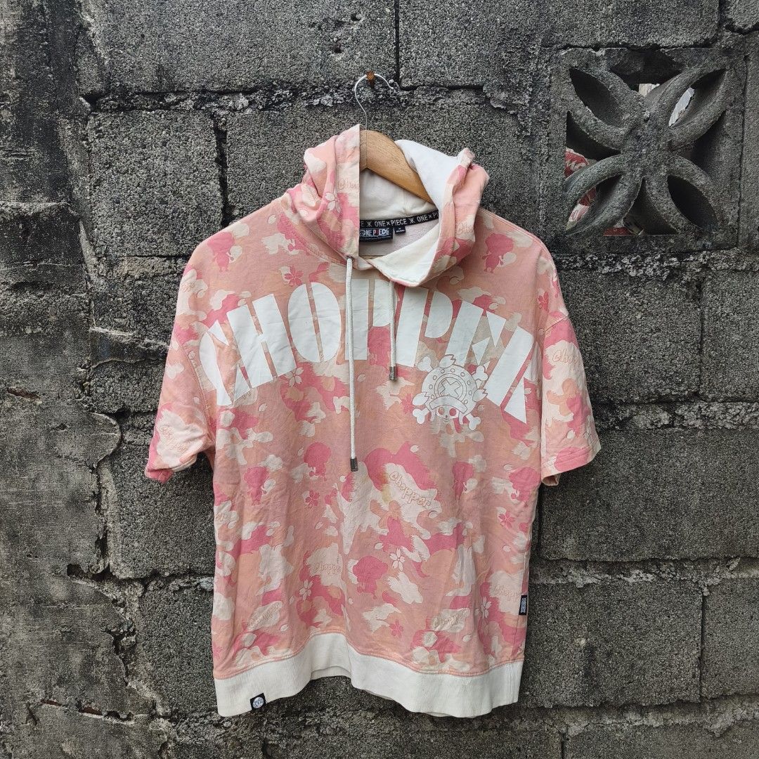 ONEPIECE HOODIE TSHIRT (WOMENS) (Category: Others Tops) located in Dagupan City. Submitted by kaizer0513 (Listing ID 1444953257, Image 1). Description: ONE PIECE TSHIRT HOODIE (WOMENS) SIZE LARGE DIMENSION 20WIDTH/ 25 LENGTH NO ISSUE 300 + SHIPPED.