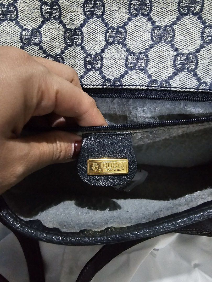 Original vintage gucci sling (Category: Luxury Bags & Wallets) located in Angeles City. Submitted by maria_anna_gracia1130 (Listing ID 1444993180, Image 3). Description: Original Gucci sling Like new pa talaga No faded hardwares Canvas na ung loob pero malinis na.