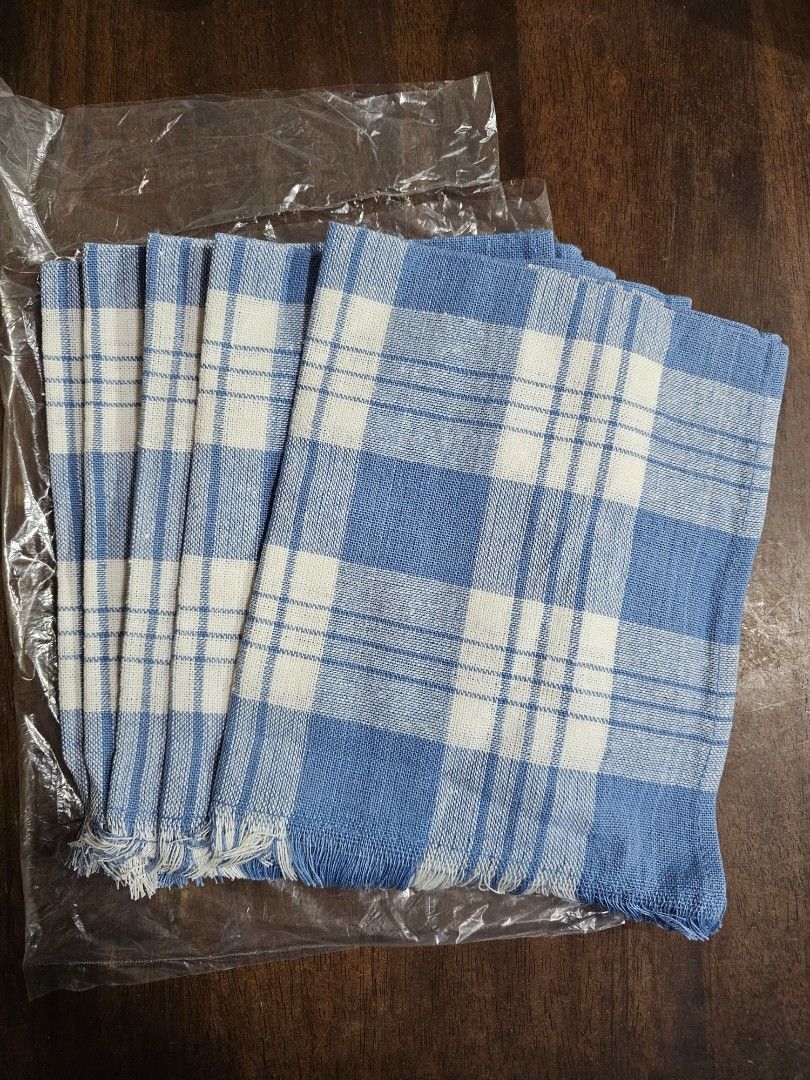 SALE❗️Plaid Placemat - 5 pcs (Category: Table Linen & Textiles) located in Quezon City. Submitted by senyoramaria (Listing ID 1444963133, Image 2). Description: Plaid Placemat 17 x 14 inches 5 pcs New, unused. But I needed to open the plastic to get the measurements. Php450❗️.