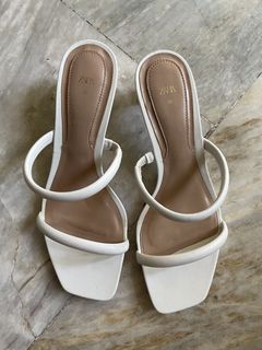 (Category: ) located in . Submitted by ccprelovedclothes (Listing ID 1444881707, Image 1). Description: .