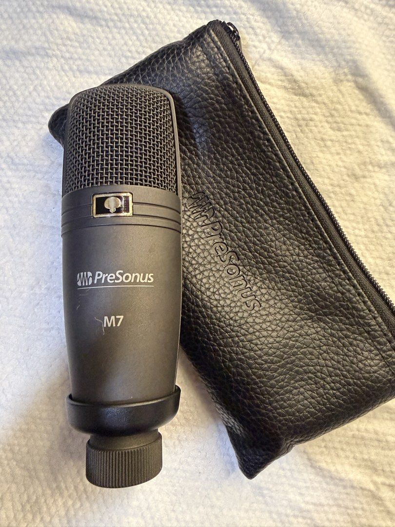 PreSonus M7 Condenser/Dynamic Microphone (Category: Microphones) located in Manila. Submitted by bridapi (Listing ID 1444874973, Image 3). Description: PreSonus M7 condenser/dynamic microphone - complete with cable, XLR, and USB connections. Plug and play..