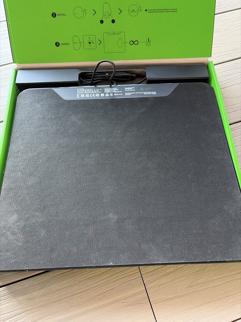 Razer HyperFlux V2 Hard Edition Wireless Charging System Mousepad487453131989985282