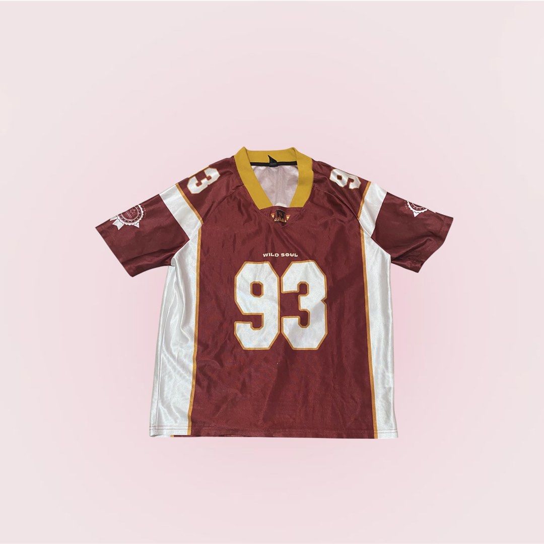 Red Jersey Top (Category: Shirts) located in Manila. Submitted by mxnlessandra (Listing ID 1444934291, Image 1). Description: Size S on Tag 21 x 25 No issues — No issues; good as new — MOP: GCash only — MOD: J&T or Lalamove — DF c/o of buyer — Location: Pasig .