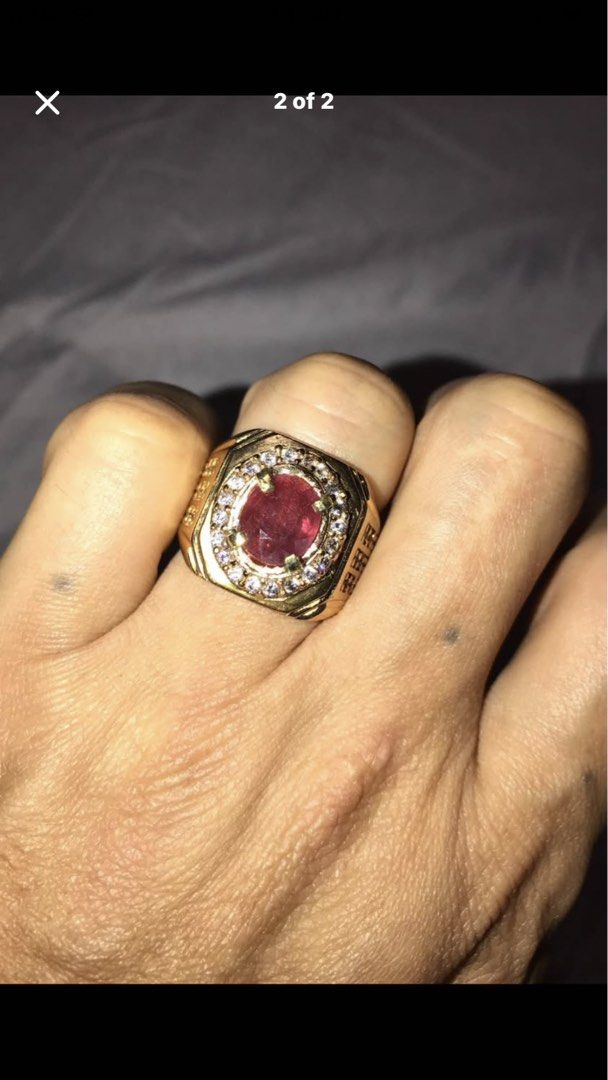 Ruby ring (Category: Jewelry) located in Singapore. Submitted by lawrencelucifer81 (Listing ID 1444923402, Image 2). Description: .
