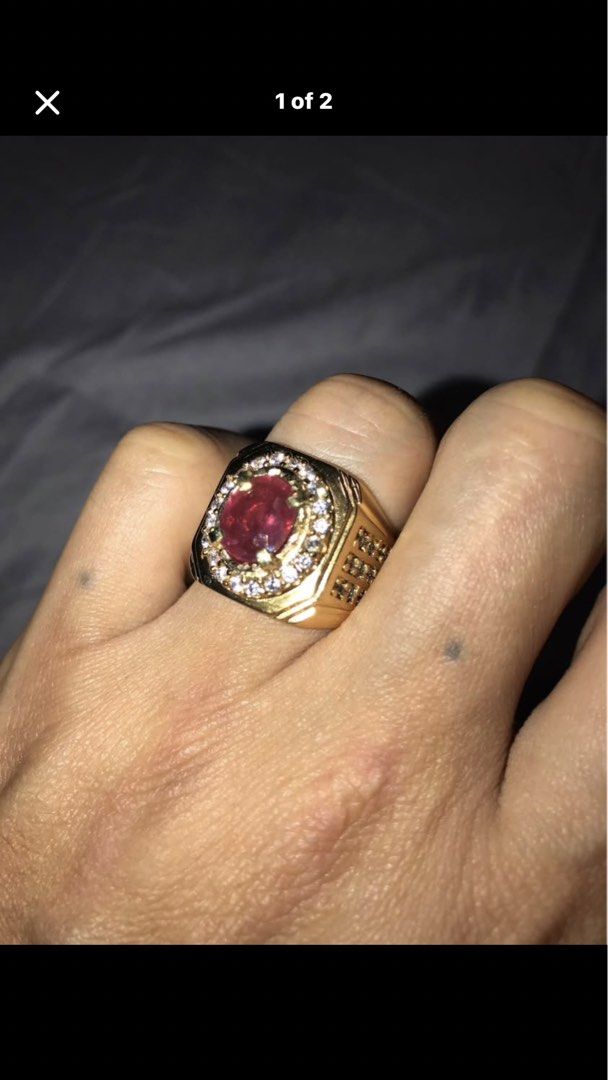 Ruby ring (Category: Jewelry) located in Singapore. Submitted by lawrencelucifer81 (Listing ID 1444923402, Image 1). Description: .