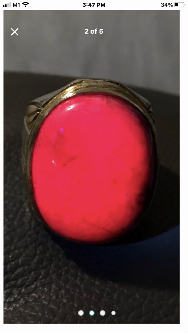 Ruby ring (Category: Jewelry) located in Singapore. Submitted by lawrencelucifer81 (Listing ID 1444930683, Image 2). Description: .