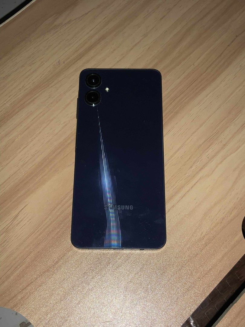 samsung a06 128gb (Category: Samsung) located in Dasmarinas. Submitted by hongshigel (Listing ID 1444967021, Image 2). Description: lp already no hidden issues inclu: tempered glass installed, phone case, original charge, box.