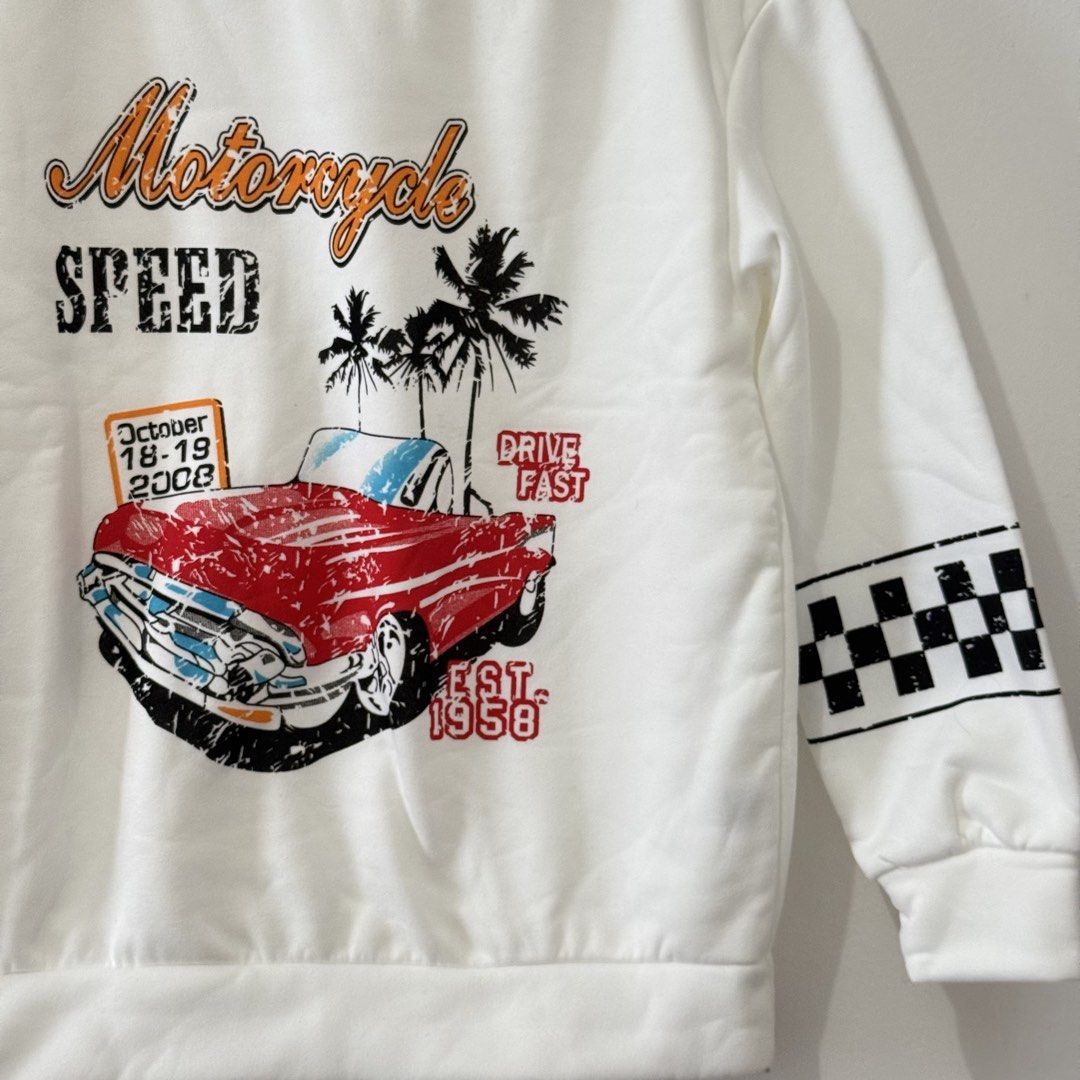 Shein Oversized White Jacket (Category: Coats, Jackets and Outerwear) located in Cavite. Submitted by onceloved_ (Listing ID 1444923123, Image 2). Description: New Oversized Small to xl Small on tag.