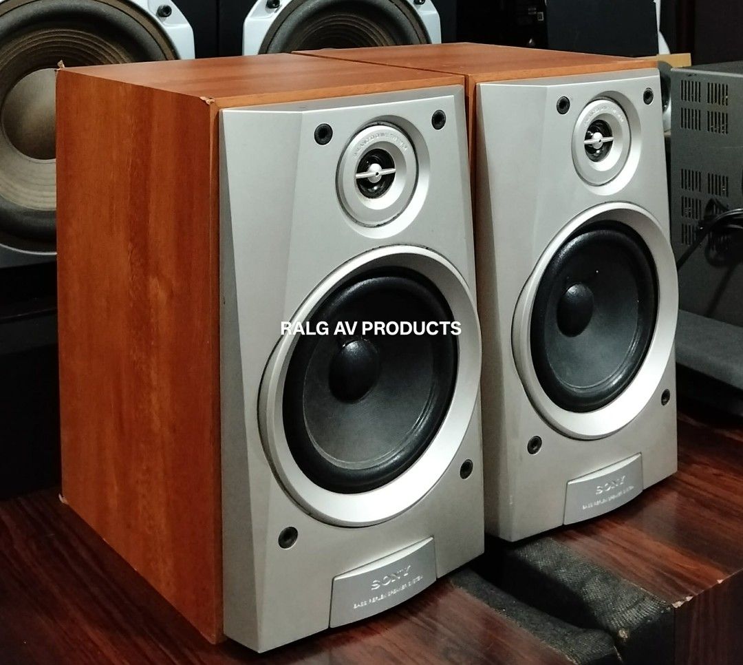 Sony Bookshelf Speakers (Category: Soundbars, Speakers & Amplifiers) located in Bulacan. Submitted by ronald277077025 (Listing ID 1445021624, Image 3). Description: SONY 2 WAY BOOKSHELF SPEAKER SS-MD11 50 WATTS 6 OHMS 5" COME WOOFER DOME TYPE TWEETER BASS REFLEX MADE IN JAPAN DIMENSIONS: W17 x H27. 5 x D24 cm Location: Sta Maria Bulacan Shipping at buyers expense.