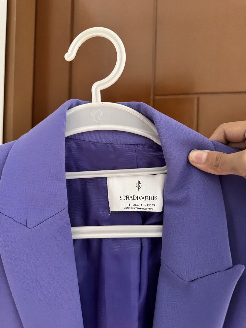 Stradivarius Purple Double-Breasted Blazer (Category: Coats, Jackets and Outerwear) located in San Fernando. Submitted by declutterwithemma (Listing ID 1444919410, Image 2). Description: Worn only once. Fits S-M.