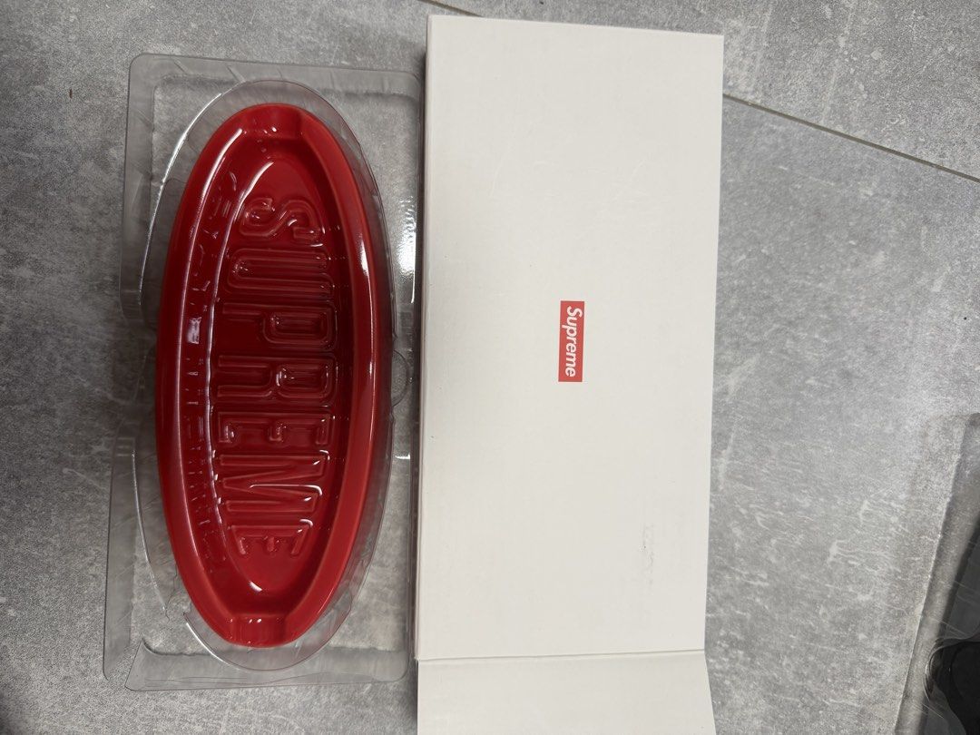 Supreme oval tray Red, 男裝, 手錶及配件, 飾物架、飾物盒、飾物收納