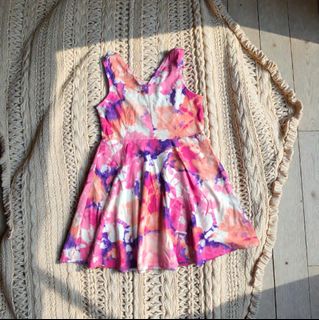 (Category: ) located in . Submitted by cmvoapparel (Listing ID 1444902718, Image 1). Description: .