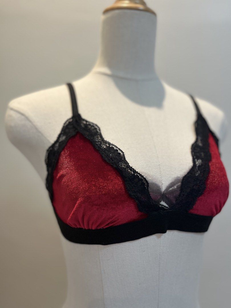 Trendyol Bralet 36 C/D (Category: Undergarments & Loungewear) located in Bayombong. Submitted by whimsystuff (Listing ID 1444911610, Image 2). Description: Trendyol Bralet no pads, velvet & lace fabric S on tag, best fits 36 C/D condition: as new deadstock, retails for P 800.