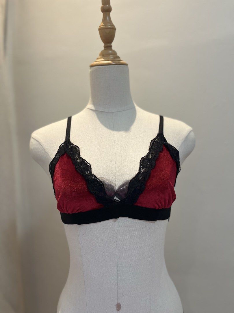 Trendyol Bralet 36 C/D (Category: Undergarments & Loungewear) located in Bayombong. Submitted by whimsystuff (Listing ID 1444911610, Image 1). Description: Trendyol Bralet no pads, velvet & lace fabric S on tag, best fits 36 C/D condition: as new deadstock, retails for P 800.
