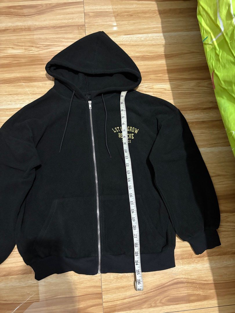 Shein Unisex Hoodie Jacket (Category: Coats, Jackets and Outerwear) located in Bacolor. Submitted by declutterwithmilo (Listing ID 1445008915, Image 2). Description: ‼️Check description first size: S-M - rfs: declutterring. - mop: thru gcash. no cod option. payment first policy - mod: j&t express - loc: pampanga - please don’t ask the actual photo of the item, because is already posted. - strictly no returns. - nO meet ups. .